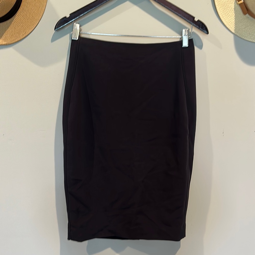 NWT - LTD (limited) pencil skirt size 4
